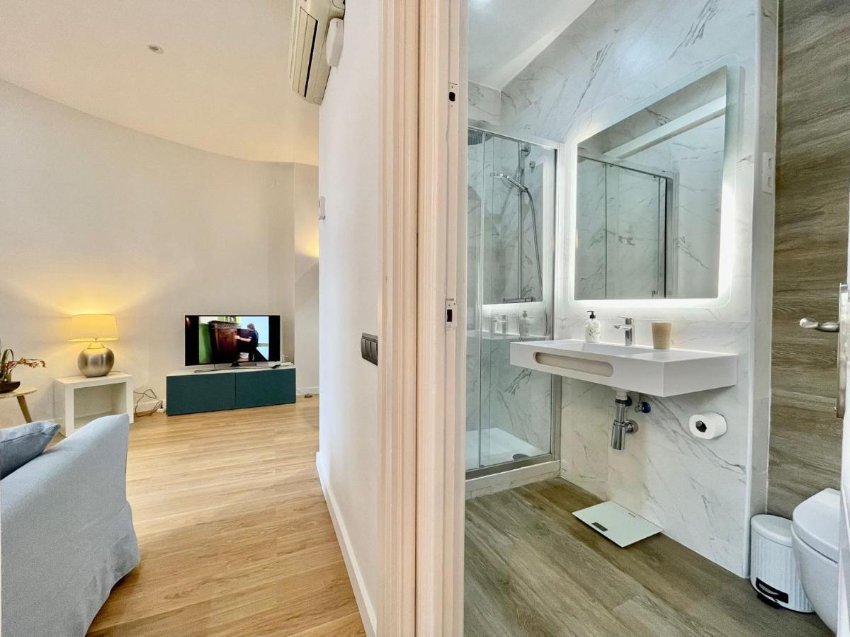 The Gaudi Suites II Барселона Экстерьер фото