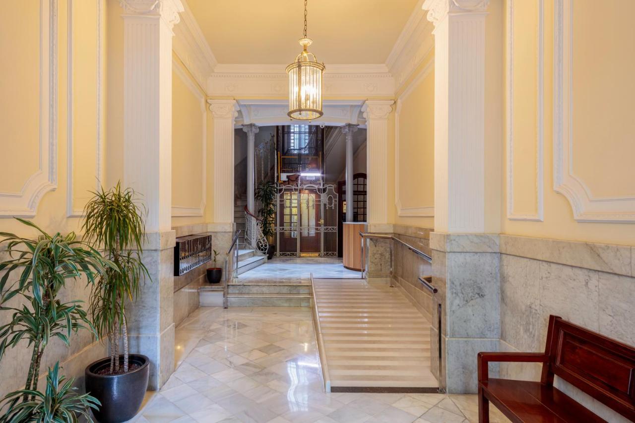 The Gaudi Suites II Барселона Экстерьер фото