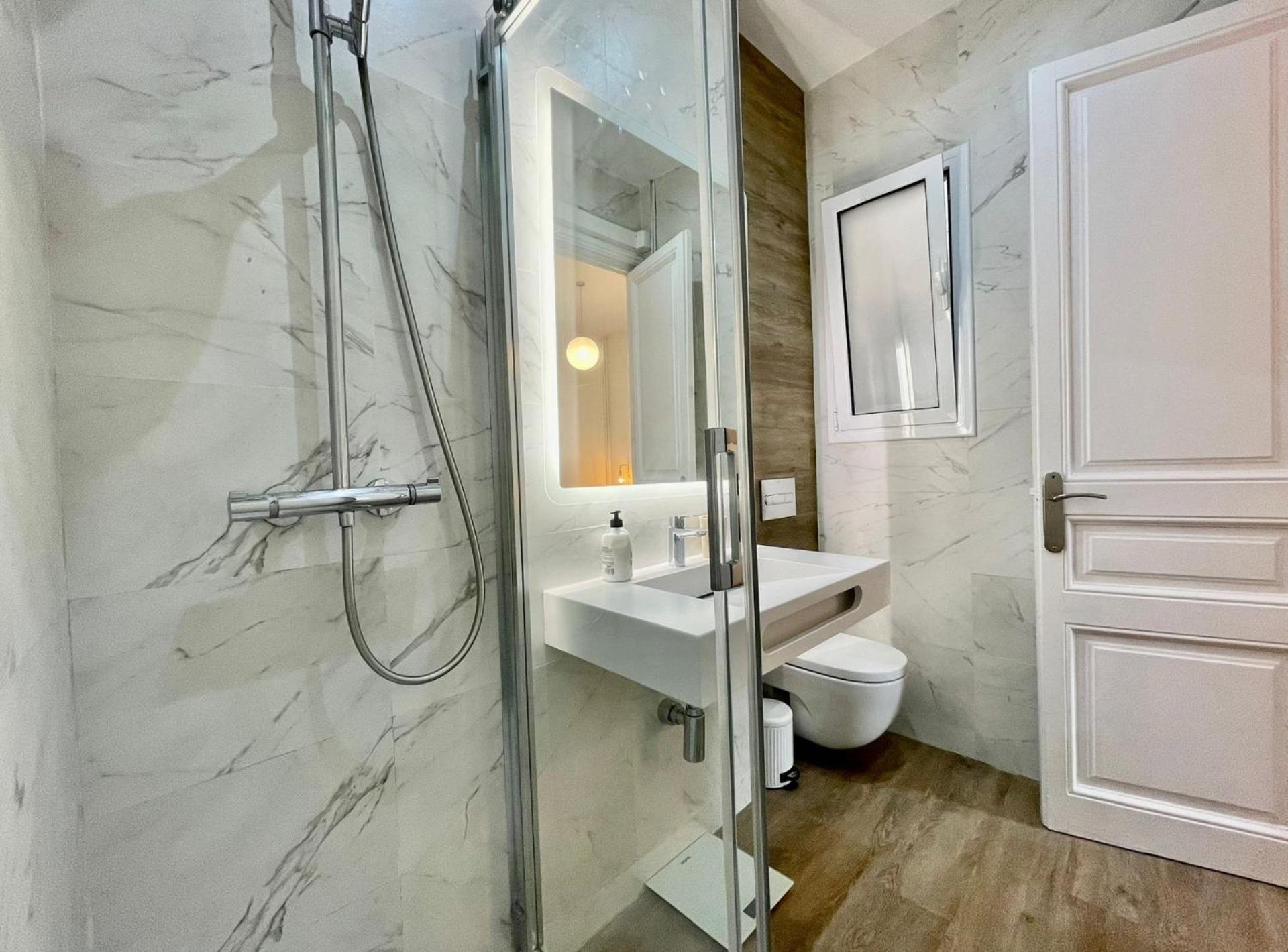 The Gaudi Suites II Барселона Экстерьер фото