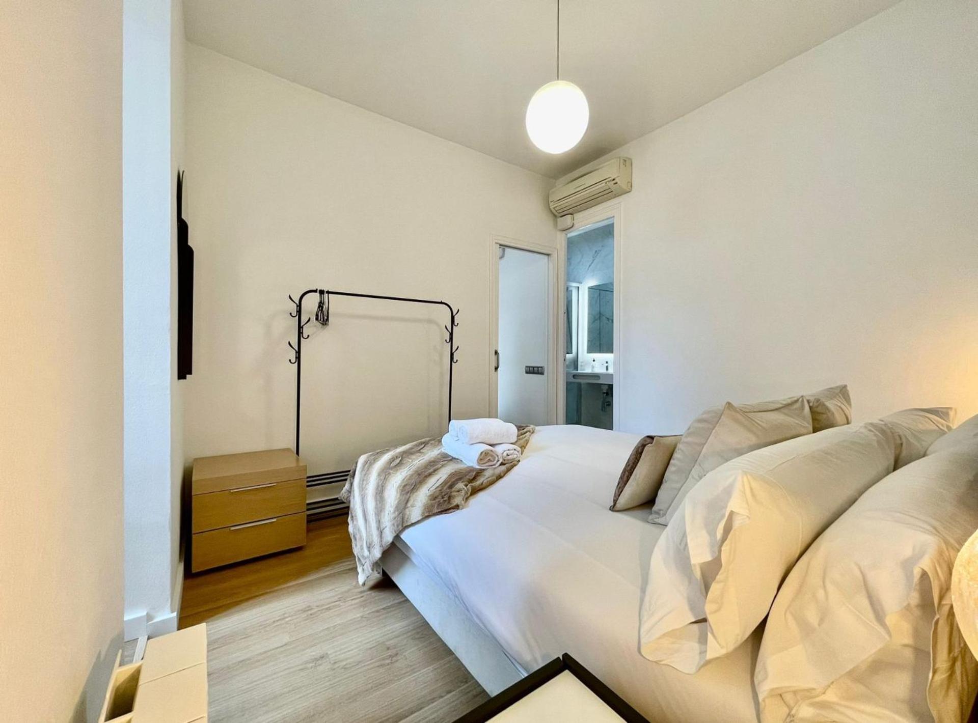 The Gaudi Suites II Барселона Экстерьер фото