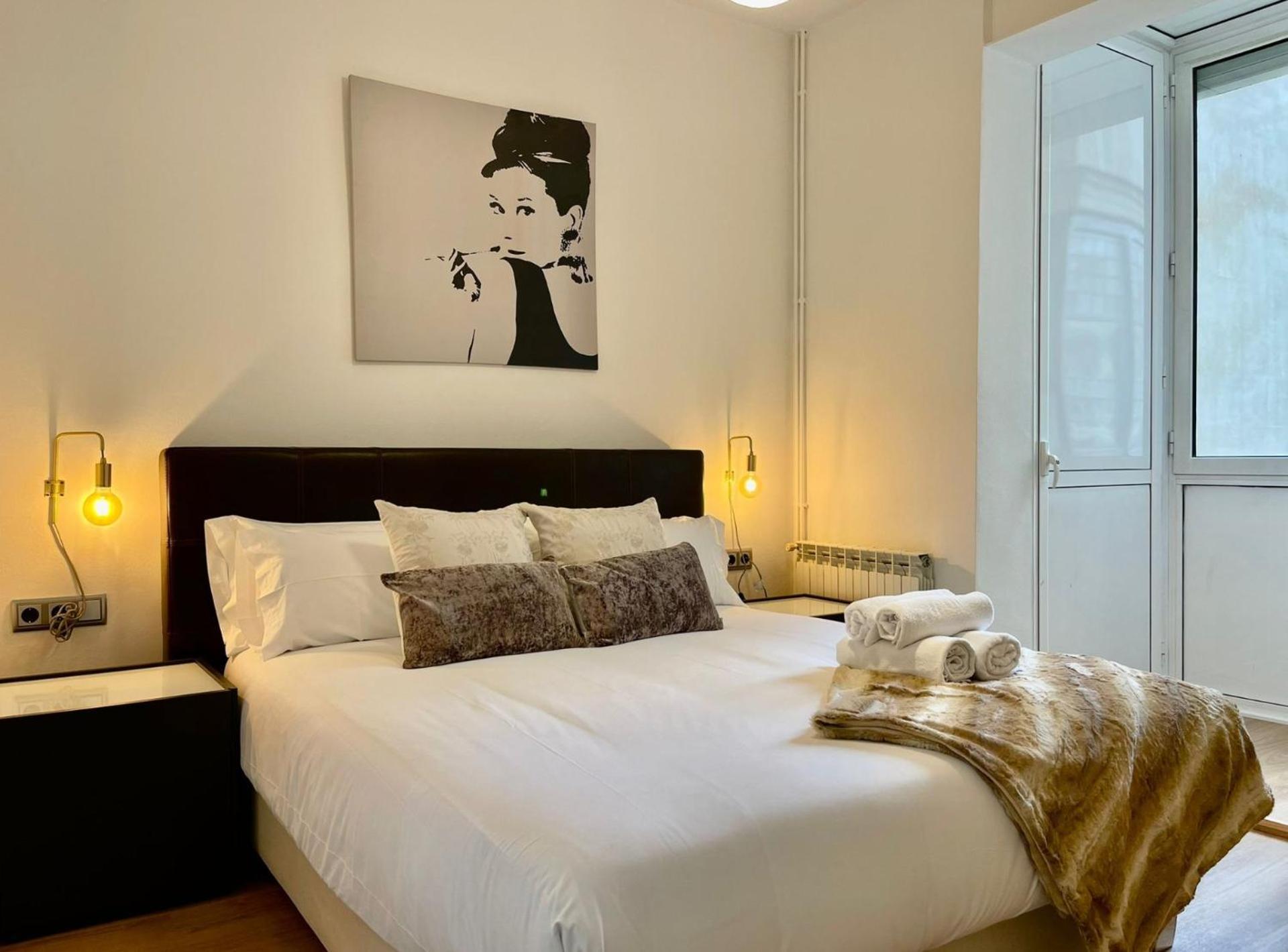 The Gaudi Suites II Барселона Экстерьер фото
